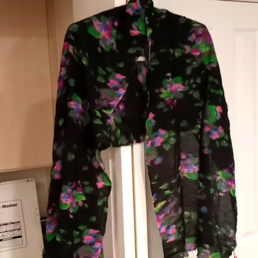 Betsey Johnson wrap. 21" x 85". Silk/Wool.